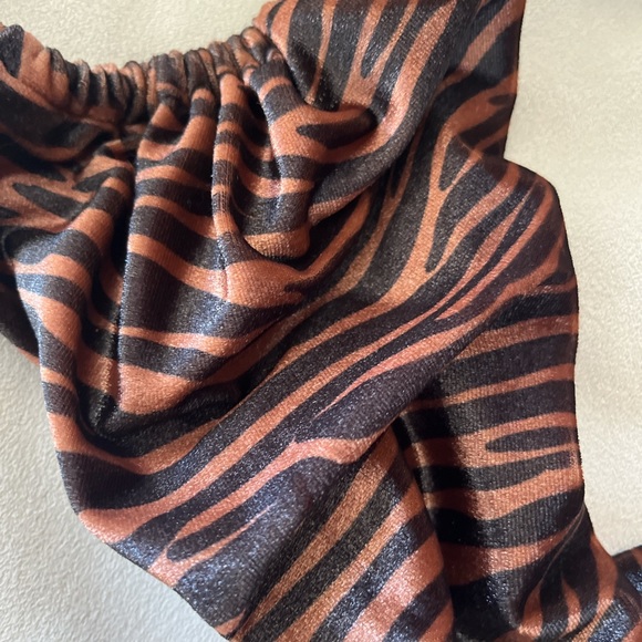 Princess Polly “Dance Till Dawn Top” in tiger print - Picture 5 of 5